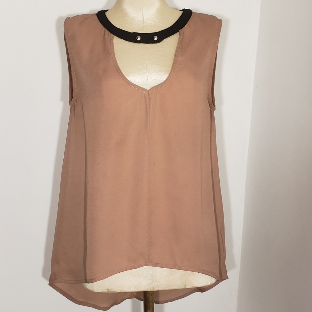 Cover Stitched sleeveless top size Small